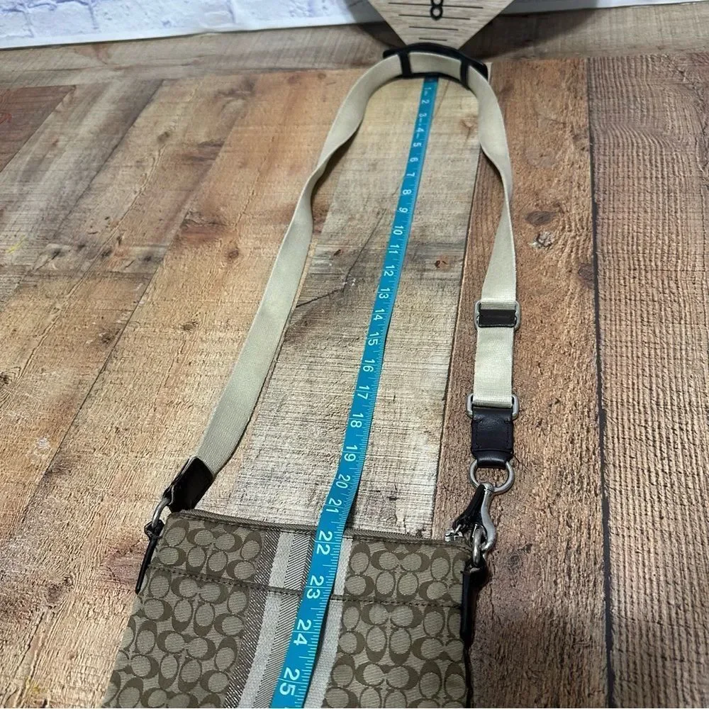 Coach signature swing n crossbody brown bag